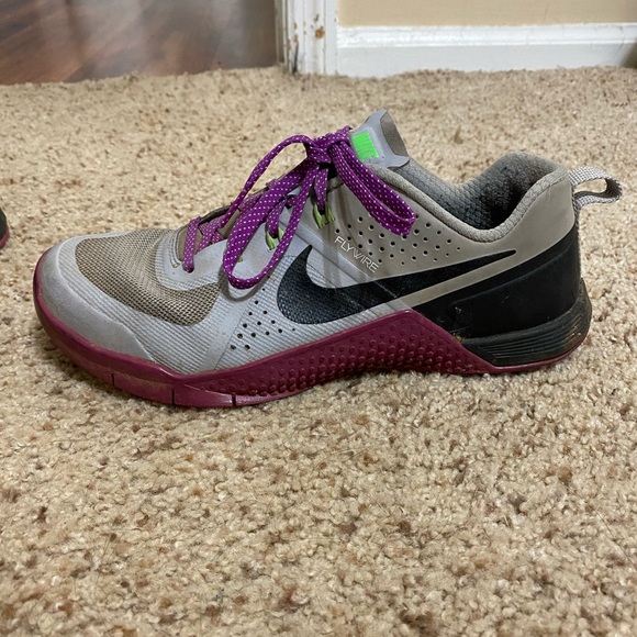Nike metcons - Picture 2 of 4